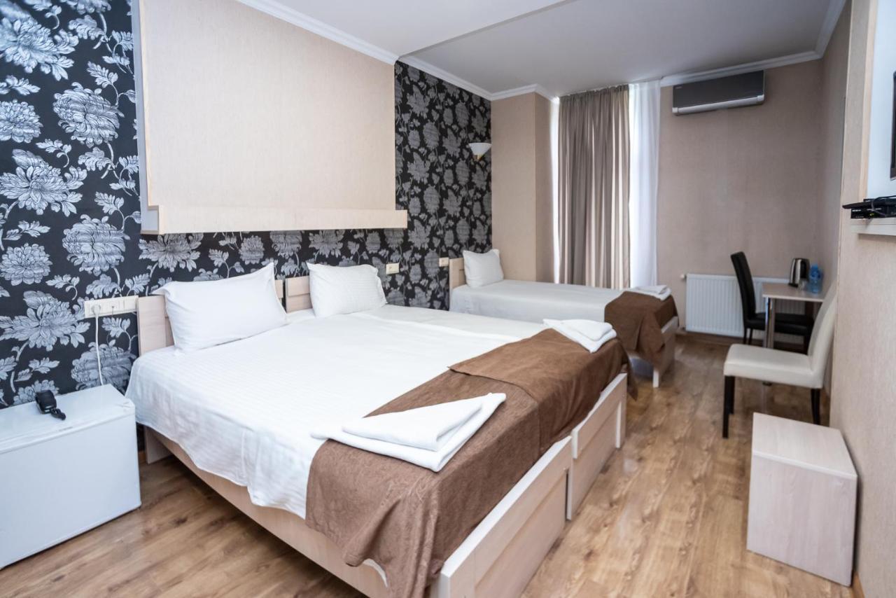 Tiflis Hotel Εξωτερικό φωτογραφία
