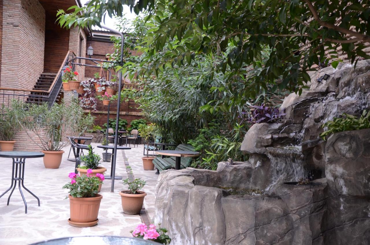 Tiflis Hotel Εξωτερικό φωτογραφία